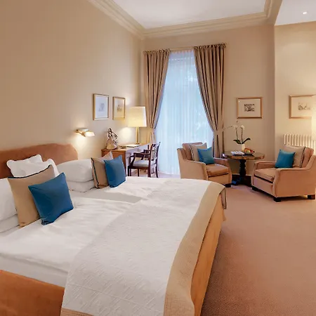 Rheinhotel Dreesen 호텔 4*